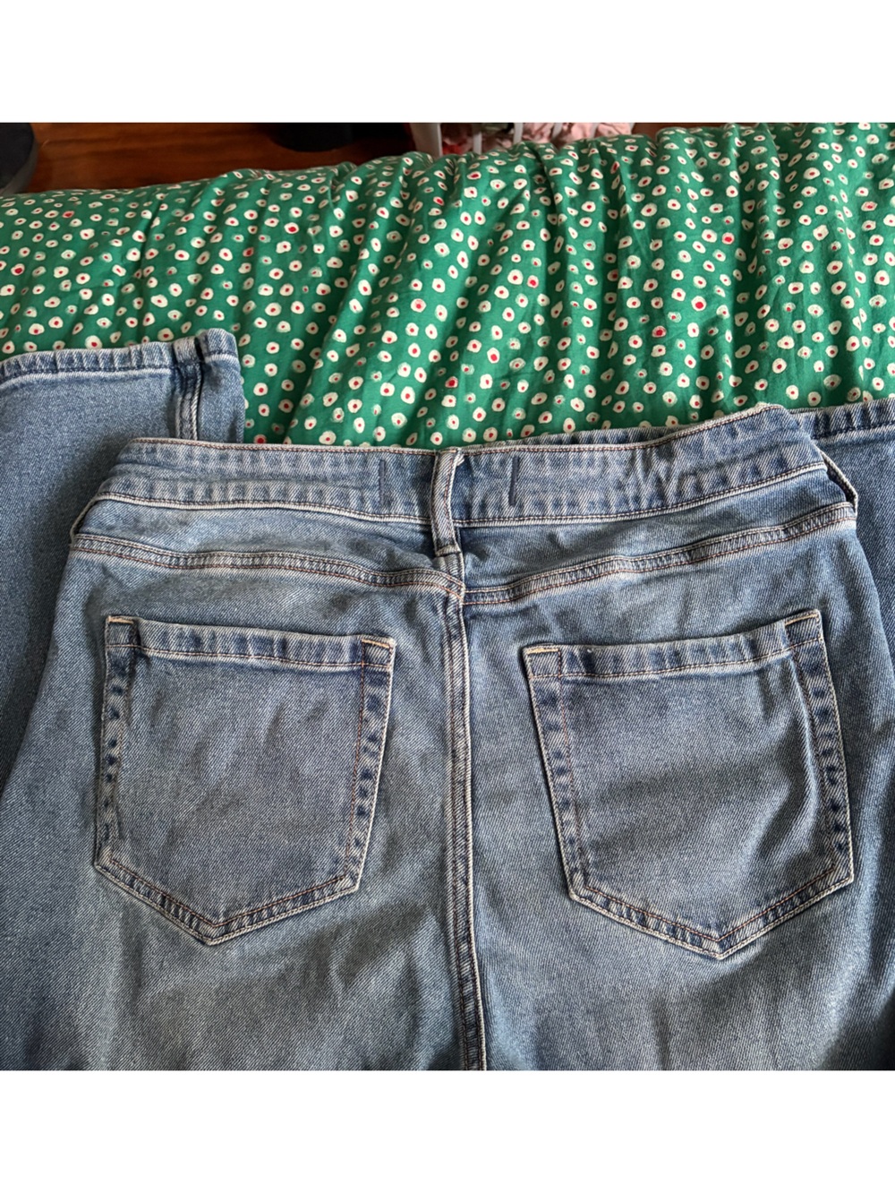 Hollister High-Rise Flare Jeans size 12R W31 Regular 
Purchased winter 2026 - Picture 3 of 5